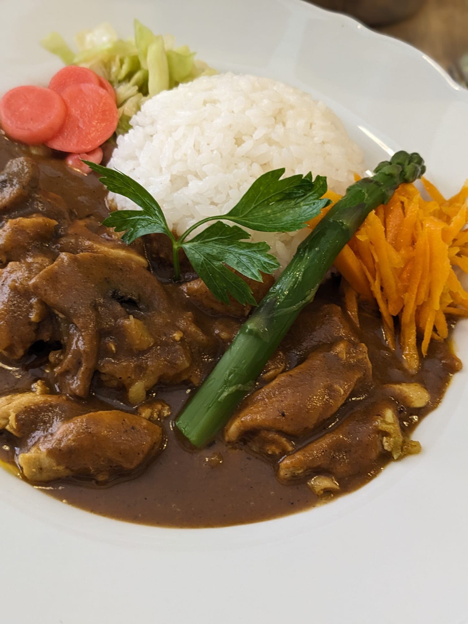 Curry traditionnel : poulet braisé