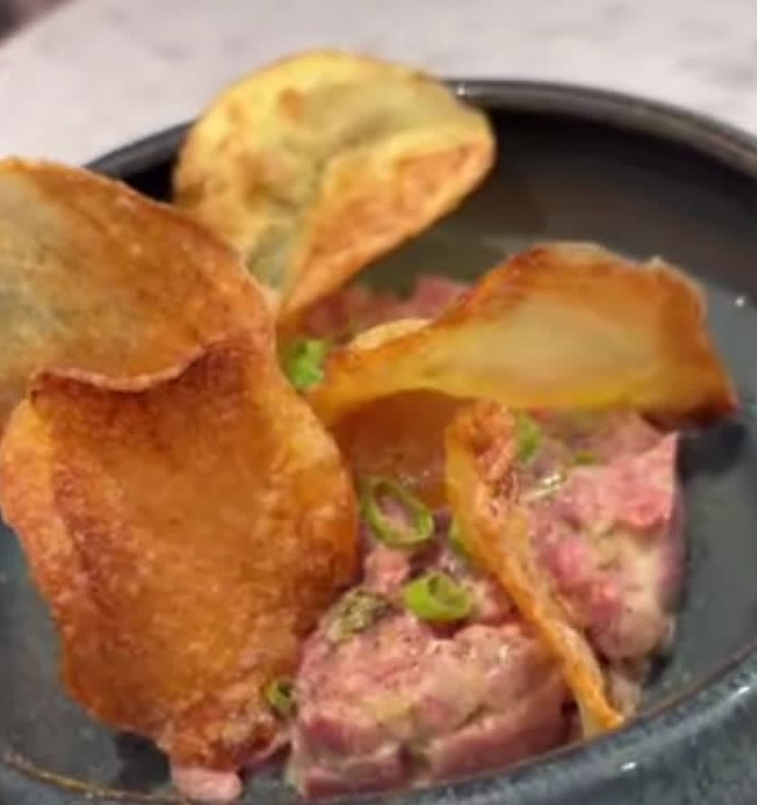 Tartare de bœuf au couteau assaisonné